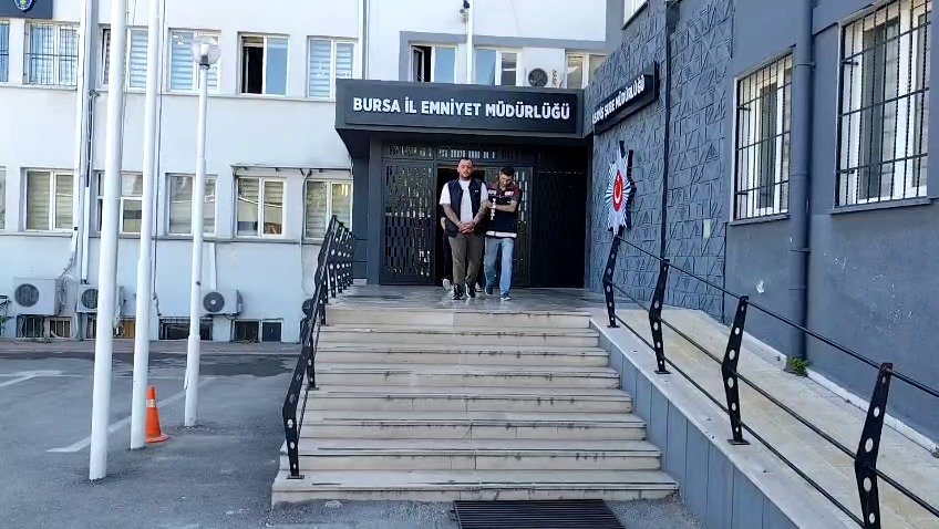 Telefon Dolandırıcıları Yaşlı Adamı 5 Milyon Lira Dolandırdı