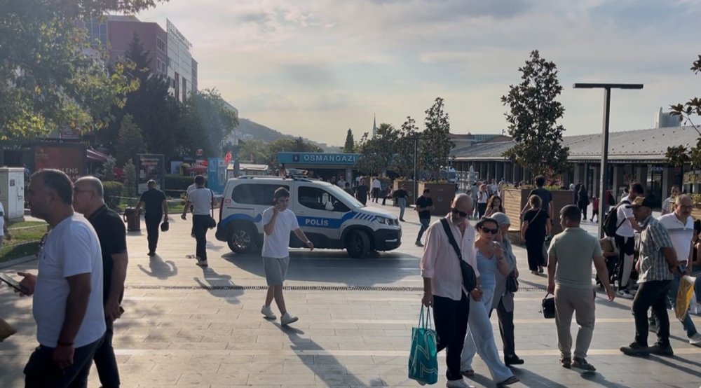 Bıçakla Geldi Tek Yumrukta Yere Serdi