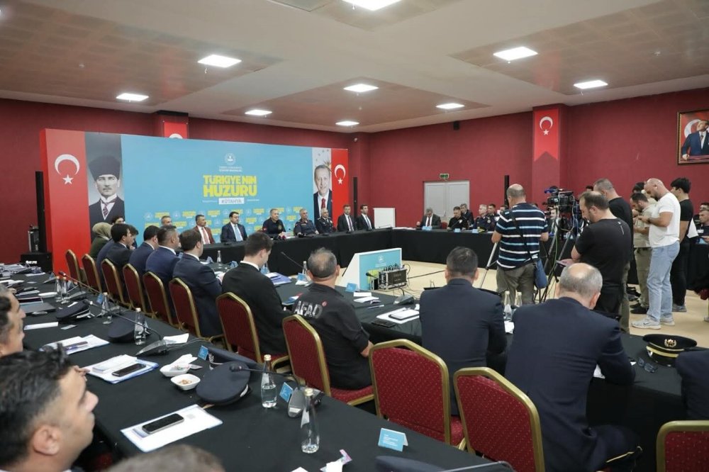 Bakan Yerlikaya: "450 Bin 169 Suriyeli Geri Dönüş Yaptı"