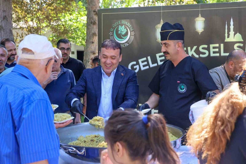 Şeyh Edebali Külliyesi’nde Şifalı Pilav Etkinliği Devam Ediyor