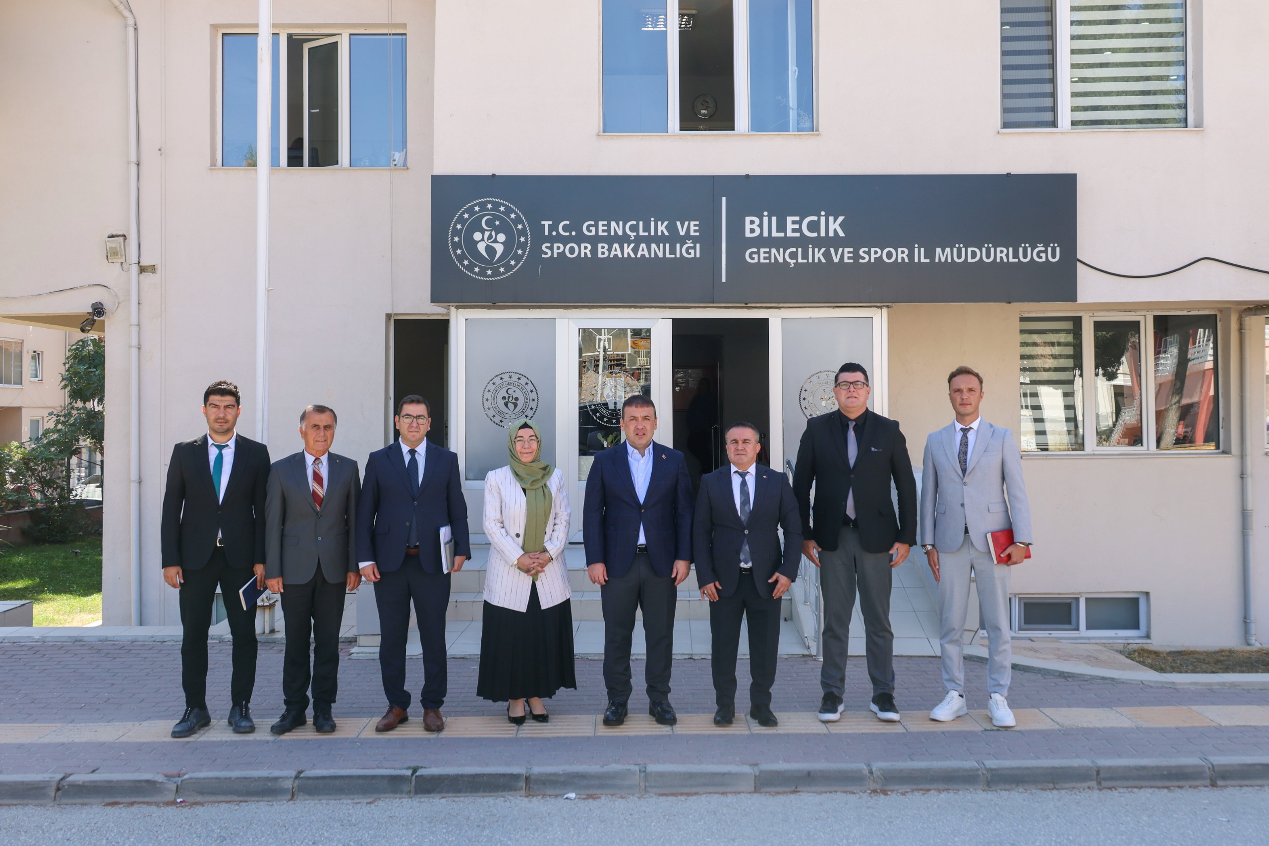 vali-sozerden-genclik-ve-spor-mudurlugune-ziyaret.jpg