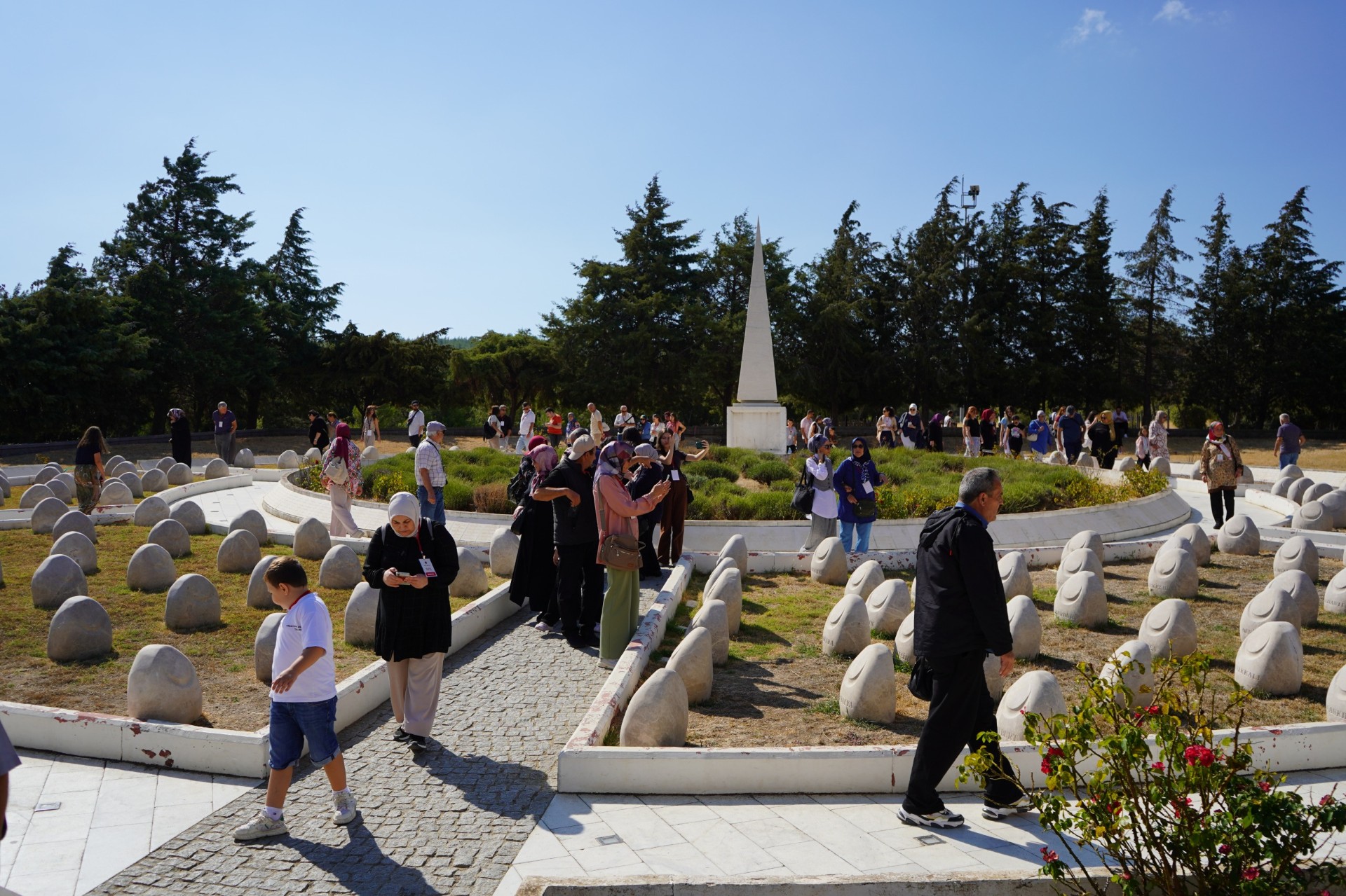 bilecik-belediyesinden-vatandaslara-canakkale-gezisi.jpg