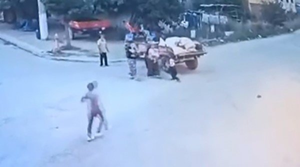 Bursa’da Traktörün Altında Kalan Çocuğun Görüntüleri Ortaya Çıktı
