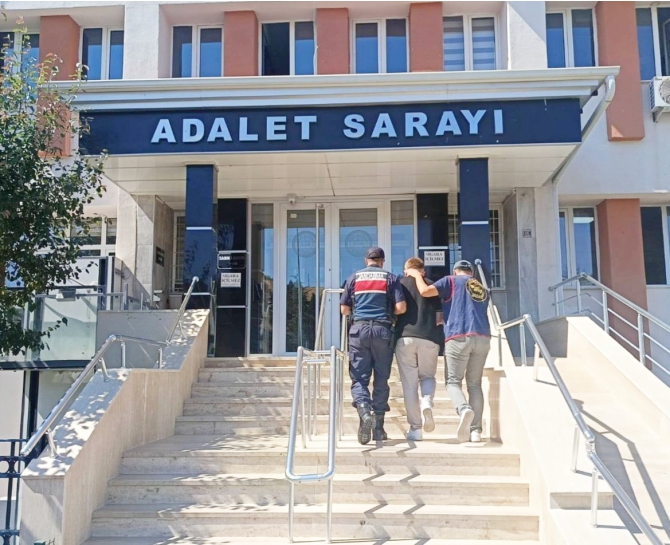 bilecikte-dolandirdi-manisada-yakalandi1.jpg