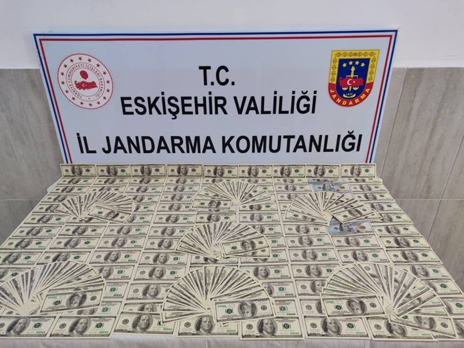Yaklaşık 1 Milyon Tl Olan Sahte Dolarlar Ele Geçirildi