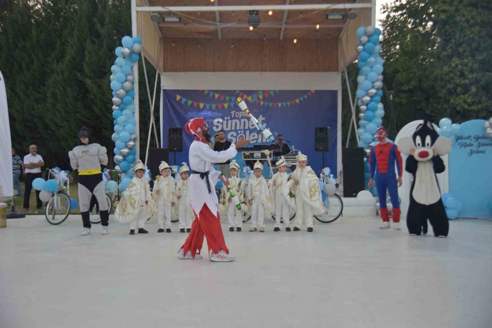 Nostaljik Araçlarla Sünnet Şöleni Coşkusu