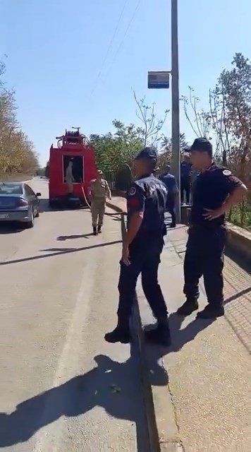 Okulun Bahçesi Alevlere Teslim Oldu