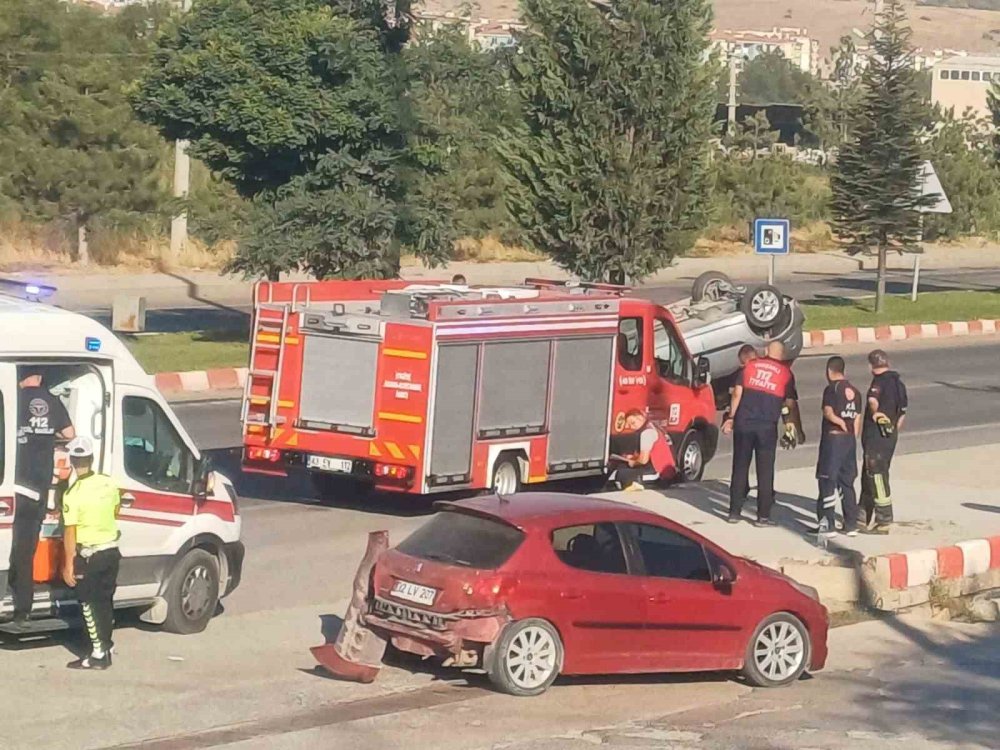 Trafik Kazası, 2 Yaralı