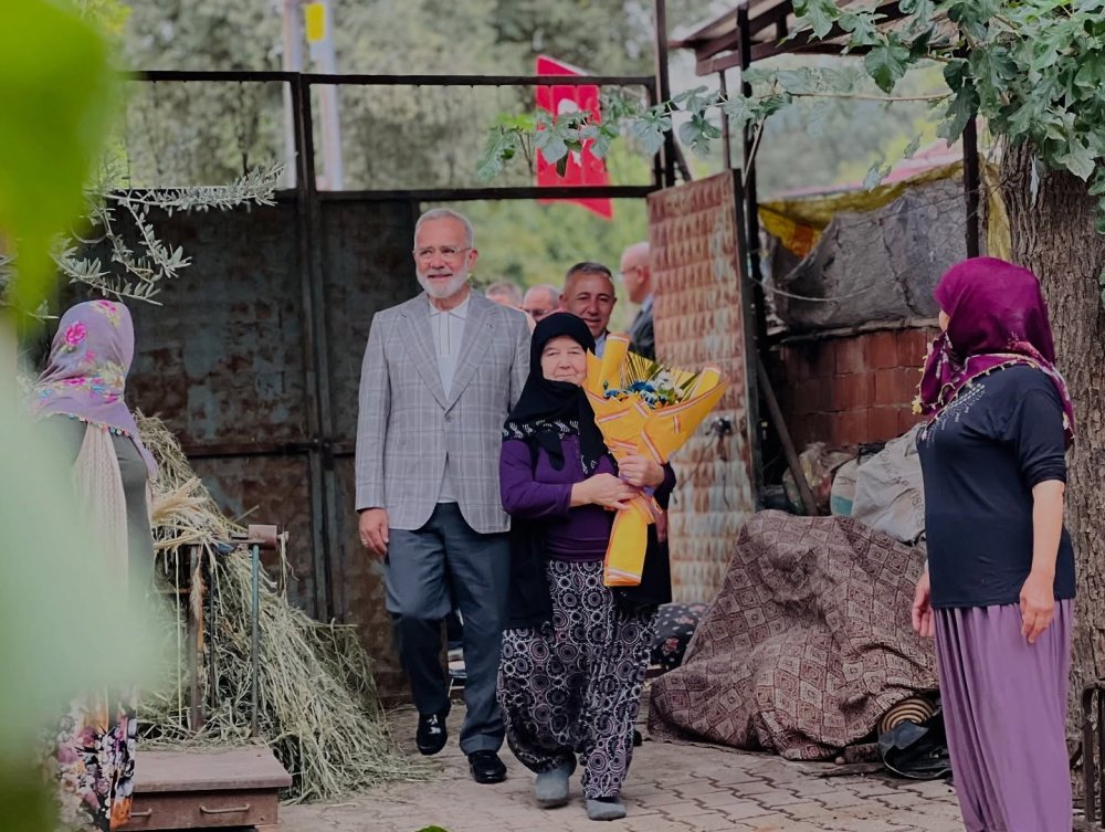 Ak Parti Heyetinden Şehit Ailesine Ziyaret