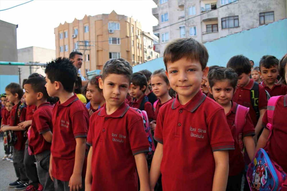 657 Bin Öğrenci Ve 41 Bin Öğretmen Ders Başı Yapıyor