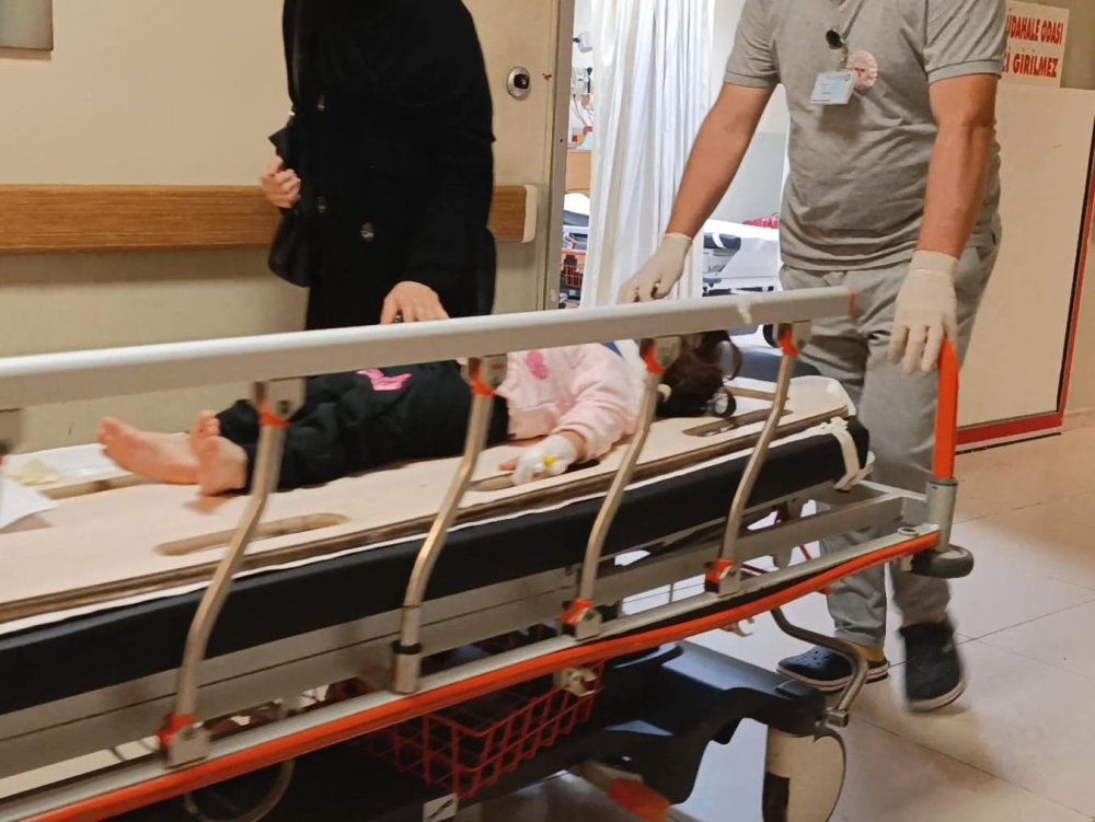 Balkondan Düşen 2 Yaşındaki Çocuk Yaralandı