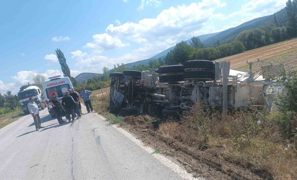 Beton Mikseri Devrildi: 1 Yaralı