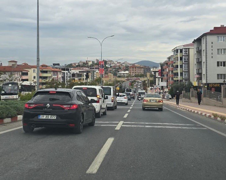 Okullar Açıldı Trafik Çilesi Başladı