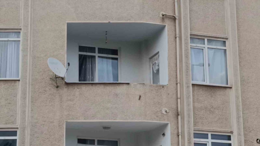 3. Kattan Düşen Çocuk Ağır Yaralandı