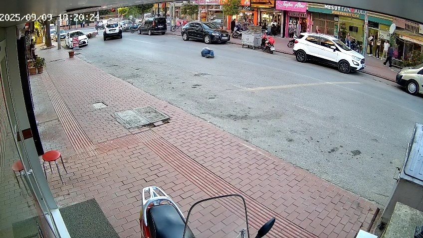 Cipe Çarpan Motosikletli Metrelerce Havaya Savruldu
