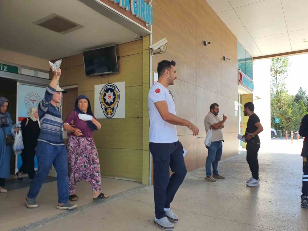 Parmaklarını Salça Makinesine Kaptırdı