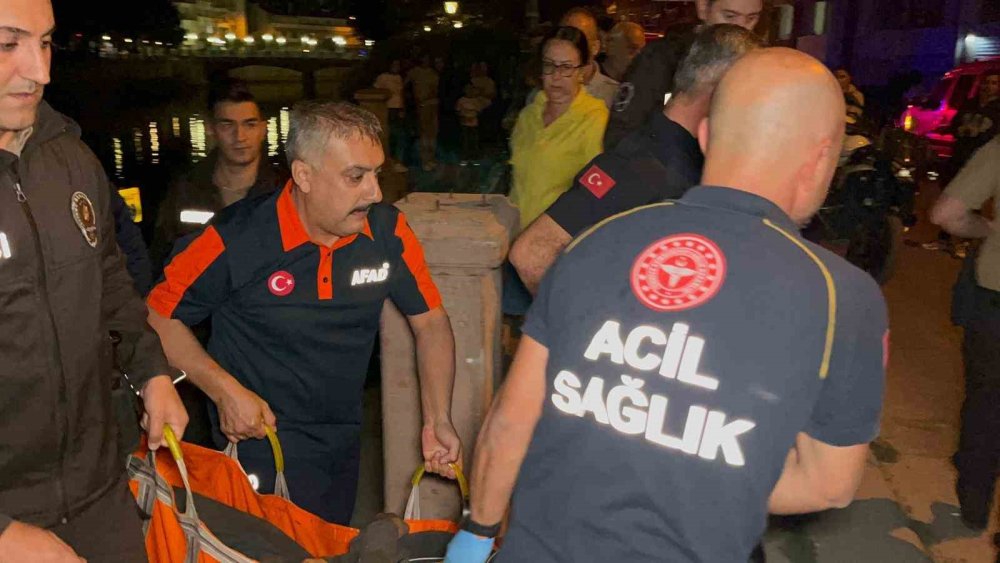 Çaya Düşen Genç Ağır Yaralandı