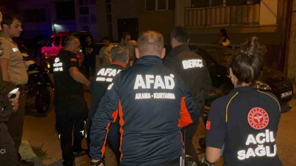 Çaya Düşen Genç Ağır Yaralandı