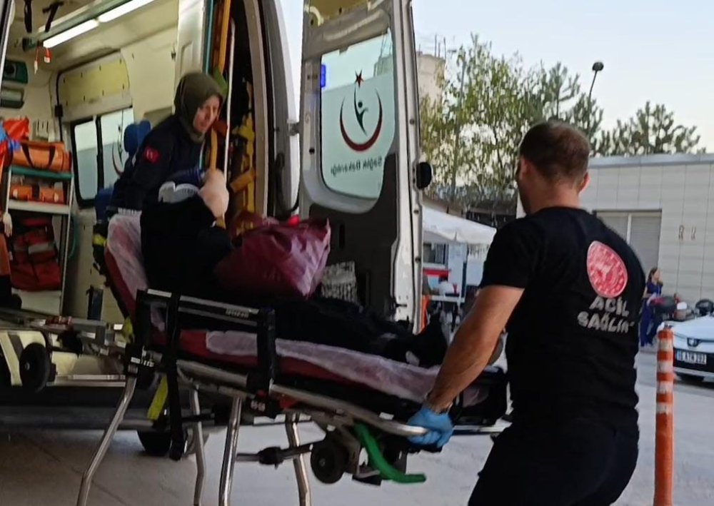 İşci Servisi İle Yolcu Minibüsü Çarpıştı: 4 Yaralı