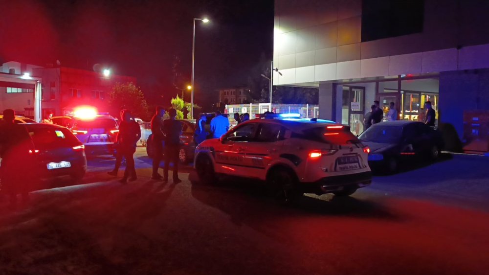 Mobilyacının Yaptığı Ahşap Silah Polisi Harekete Geçirdi