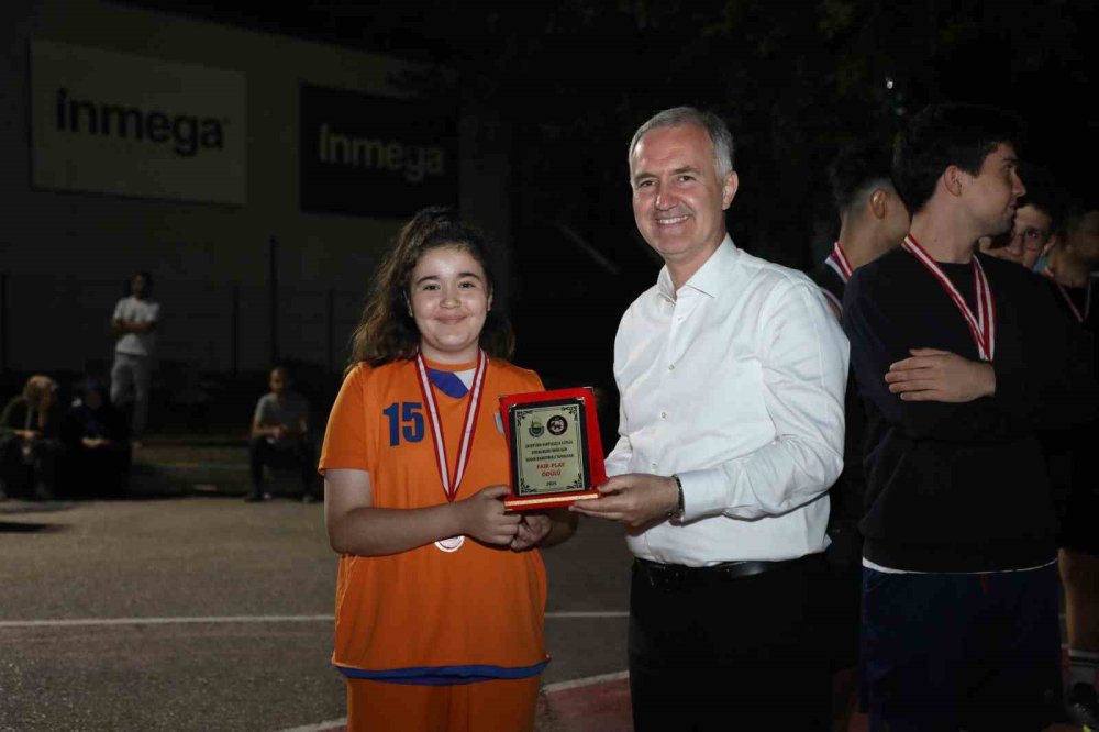 Sokak Basketbolunda Kupalar Sahiplerini Buldu