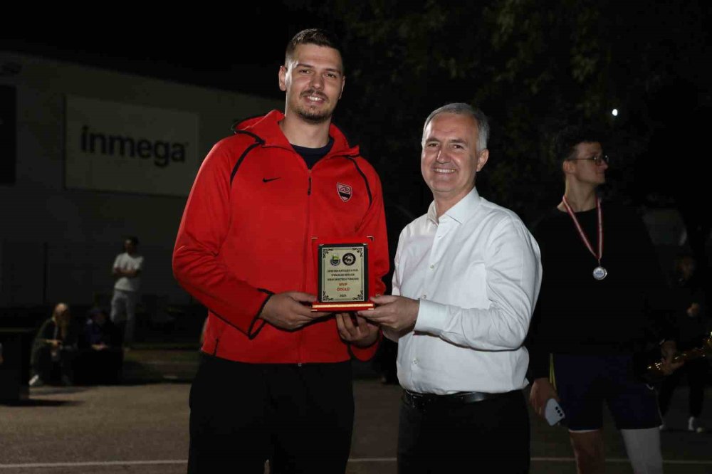 Sokak Basketbolunda Kupalar Sahiplerini Buldu