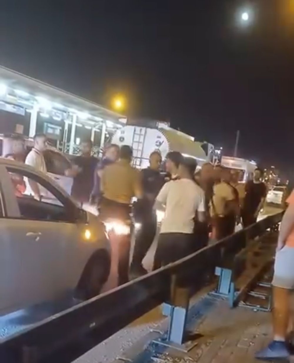 Trafikte Yol Verme Kavgası