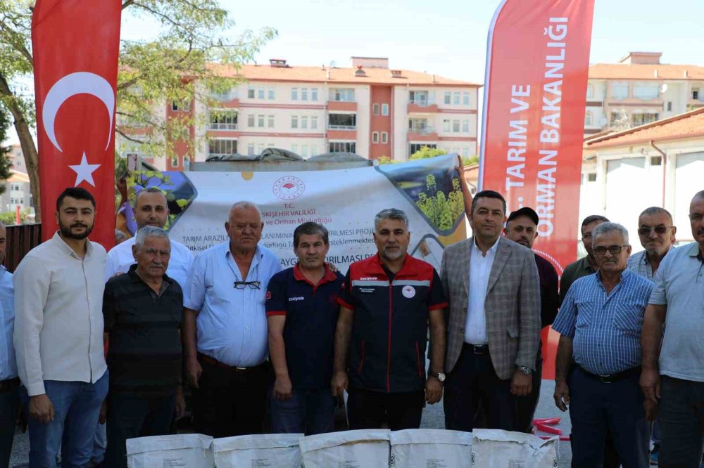 Çiftçilere Kanola Tohumu Desteği Verildi