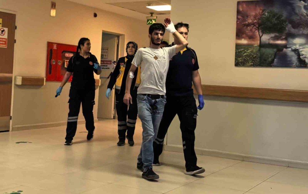 Demir Keserken Yaralandı
