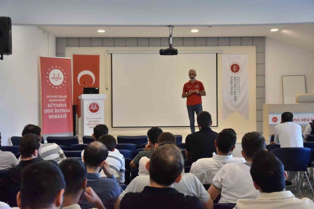 Din Görevlisi Adaylarına Seminer