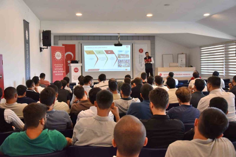 Din Görevlisi Adaylarına Seminer
