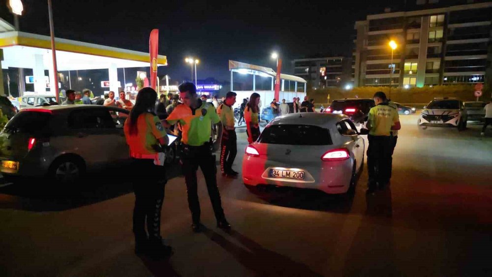 Dur İhtarına Uymadı, Aracı Bırakıp Başka Araçla Kaçtı