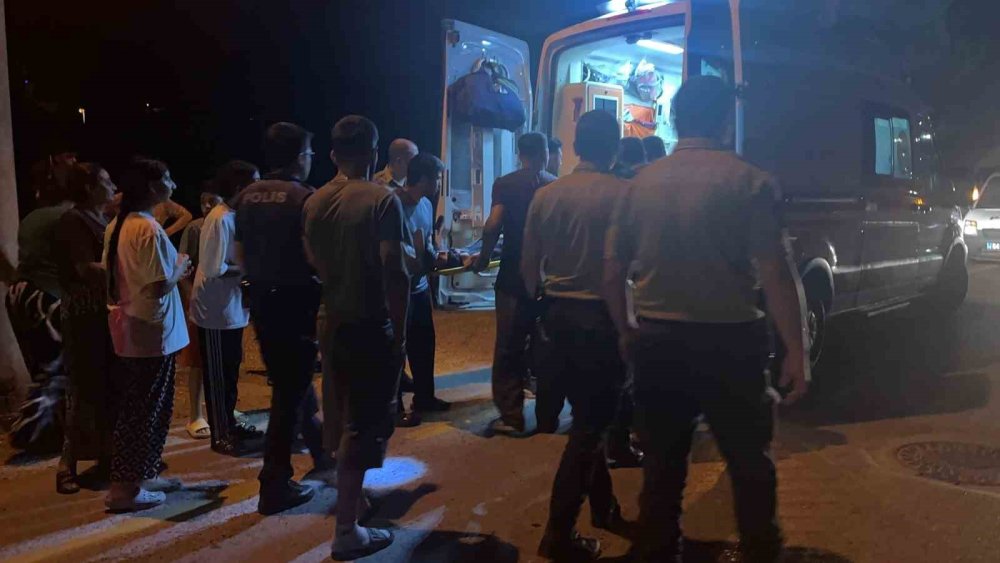 Kontrolü Kaybetti, 5 Metrelik Dereye Düştü