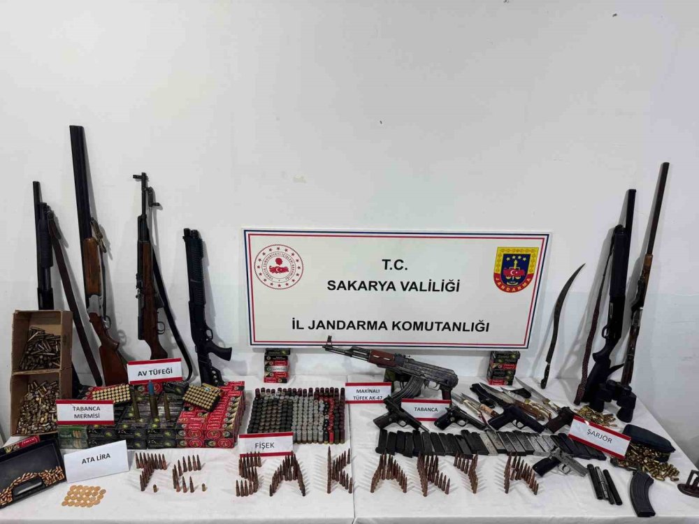 Uzun Namlulu Silahlar, Tabancalar, Binlerce Mermi Ele Geçirildi