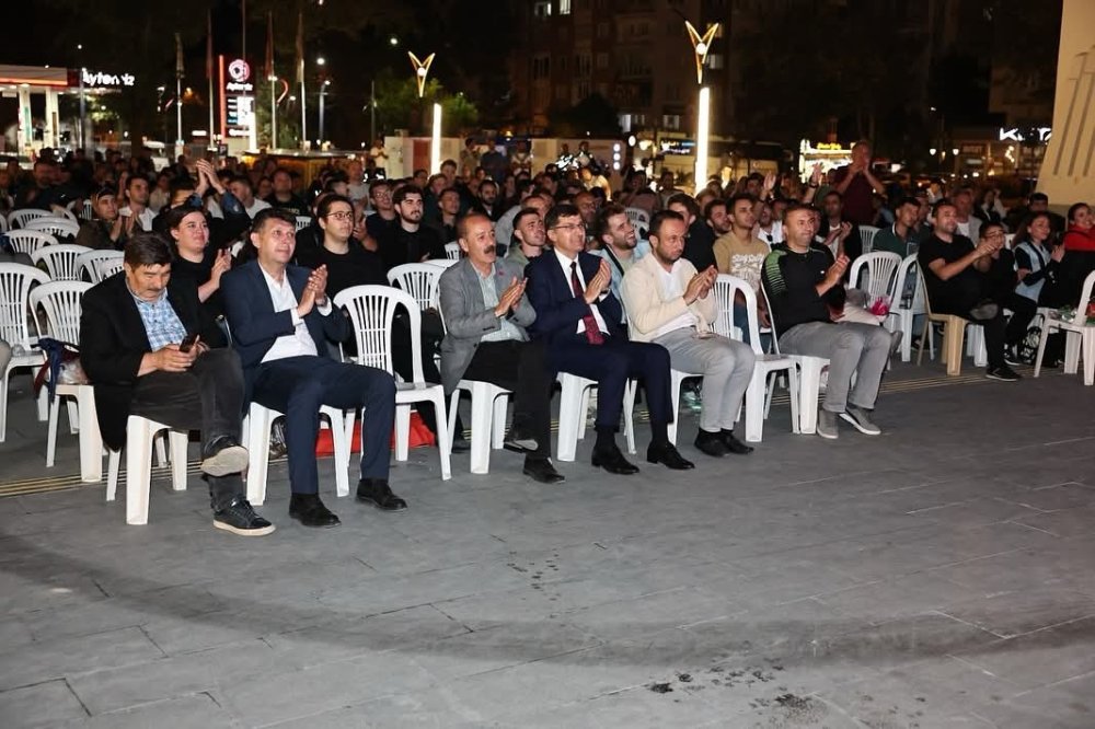 Yarı Final Heyecanı Dev Ekranda Yaşandı