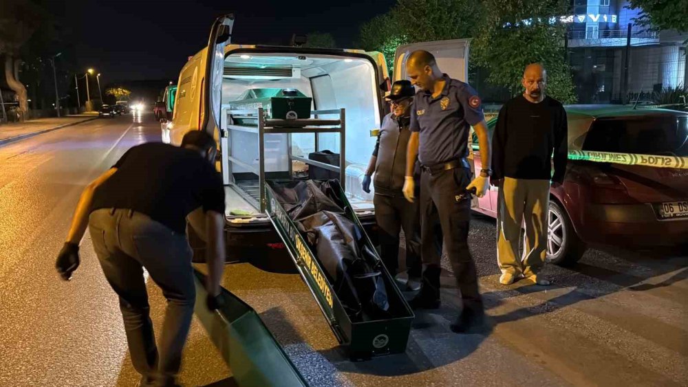 Bisikletli Gence Çarpıp Otomobili Otogara Bırakarak Kaçtı