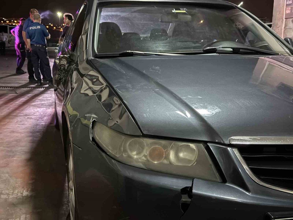 Bisikletli Gence Çarpıp Otomobili Otogara Bırakarak Kaçtı