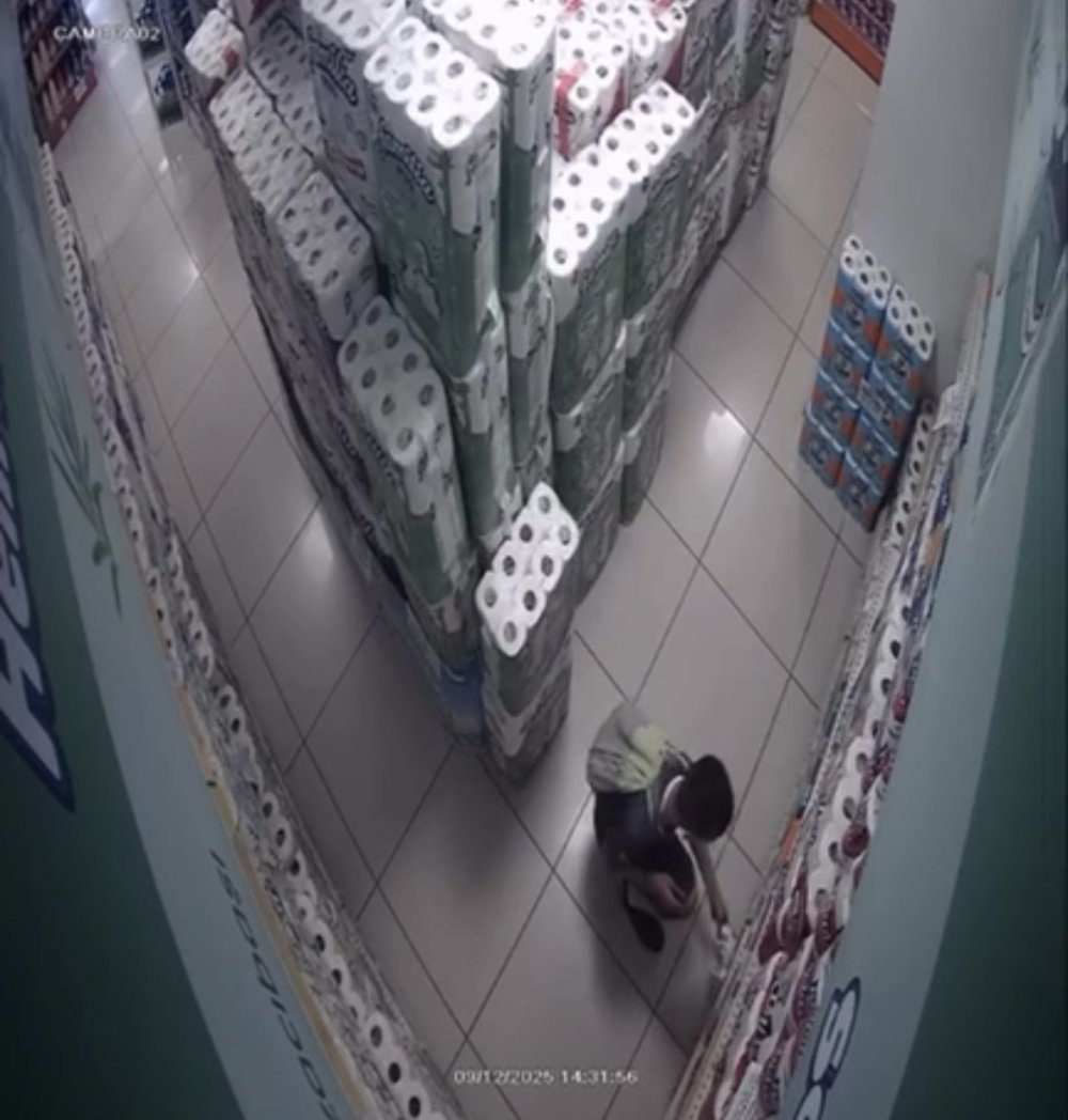 Müşteri Gibi Girdi, Marketi Kundakladı