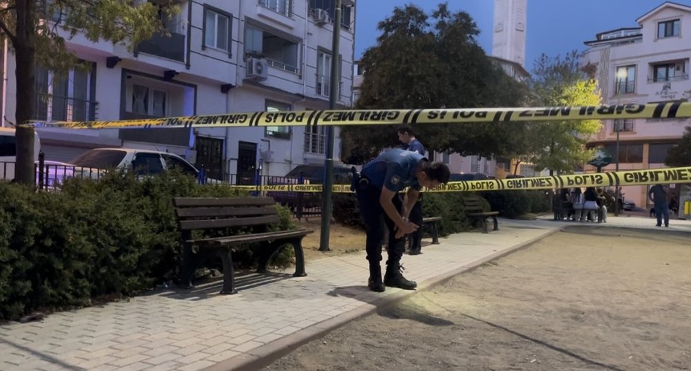 Parkta Oyun Oynayan Çocuğa Yorgun Mermi İsabet Etti