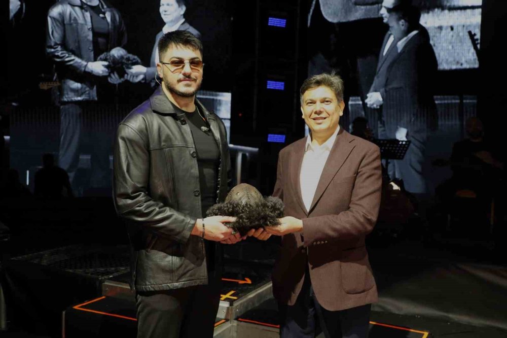 Semicenk Konserinde İzdiham Yaşandı