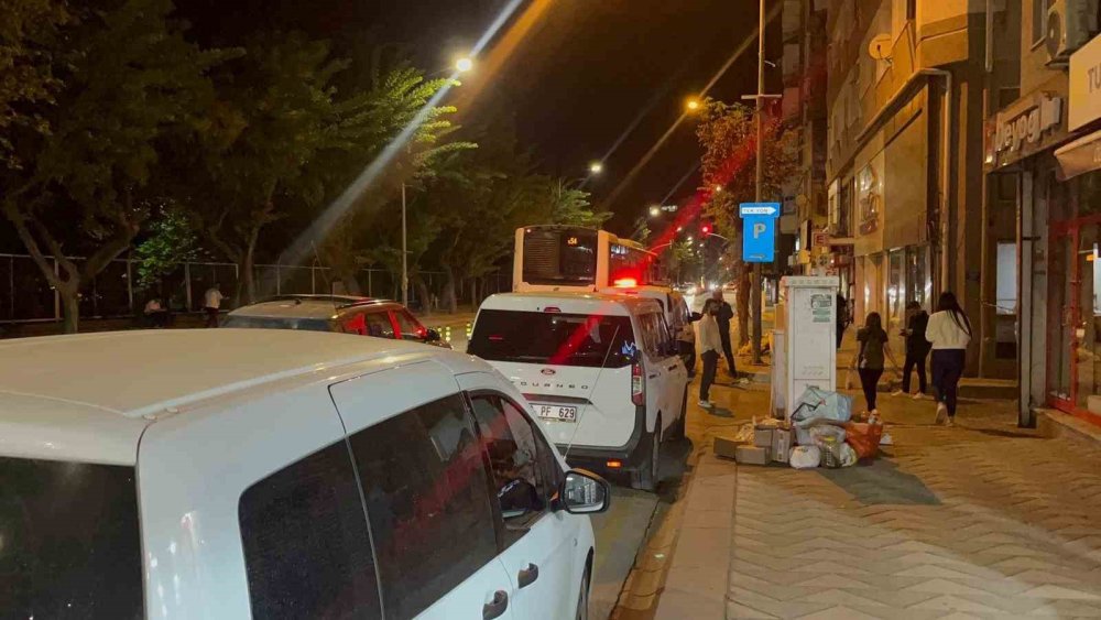 "Yan Baktın" Diyerek Kuryeyi Bıçaklayıp Kaçtılar