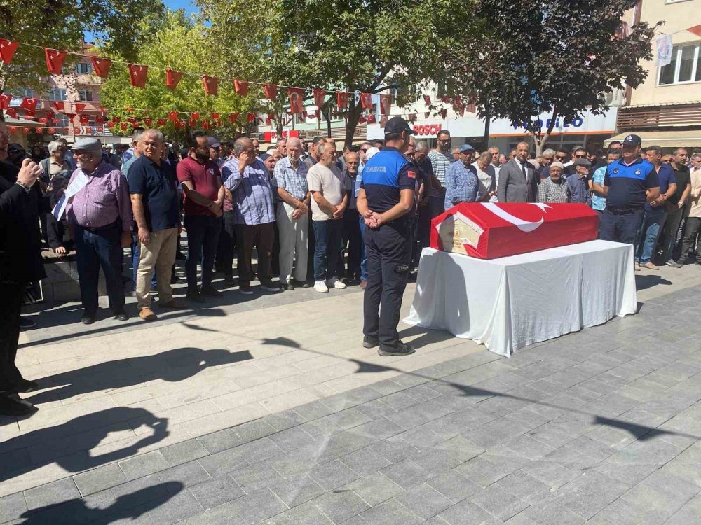 Eski Belediye Başkanı Son Yolculuğuna Uğurlandı