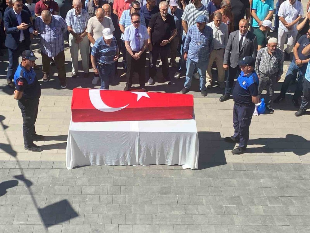 Eski Belediye Başkanı Son Yolculuğuna Uğurlandı
