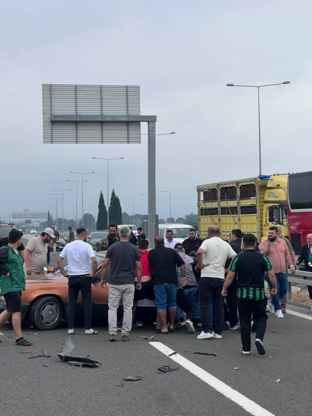 Otoyolda Aracın Hurdaya Döndüğü Kazada Acı Haber