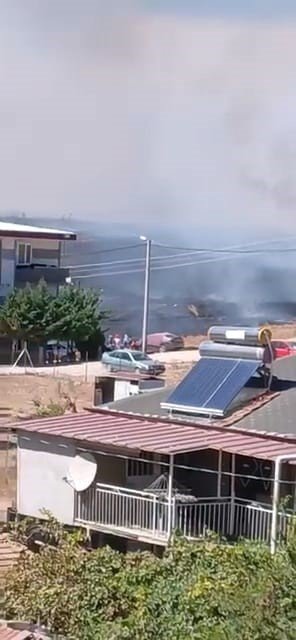 Anız Yangını Korkuttu