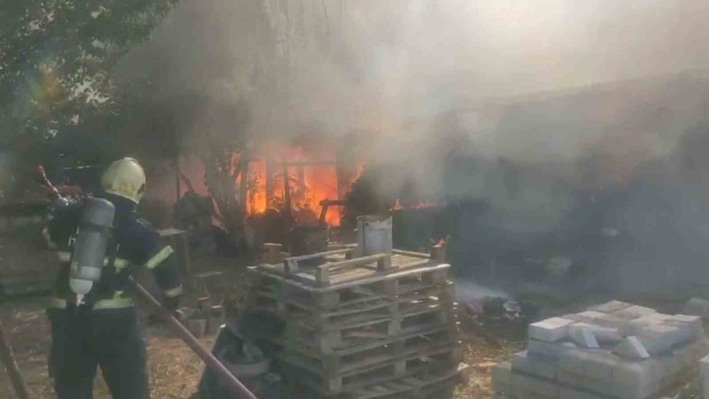Bağ Evi Alev Alev Yandı