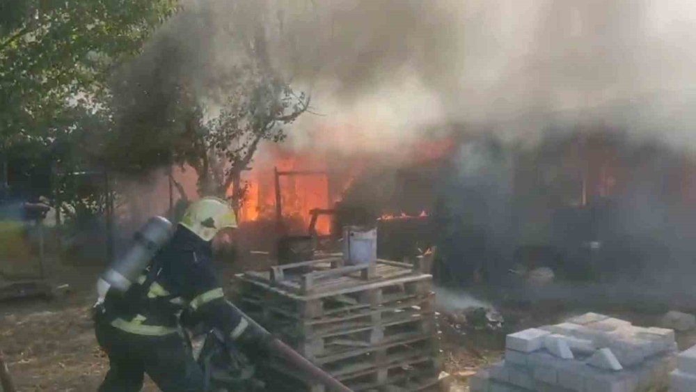 Bağ Evi Alev Alev Yandı