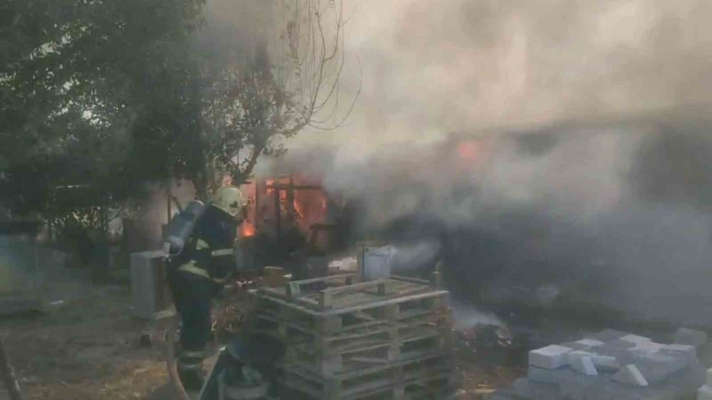 Bağ Evi Alev Alev Yandı