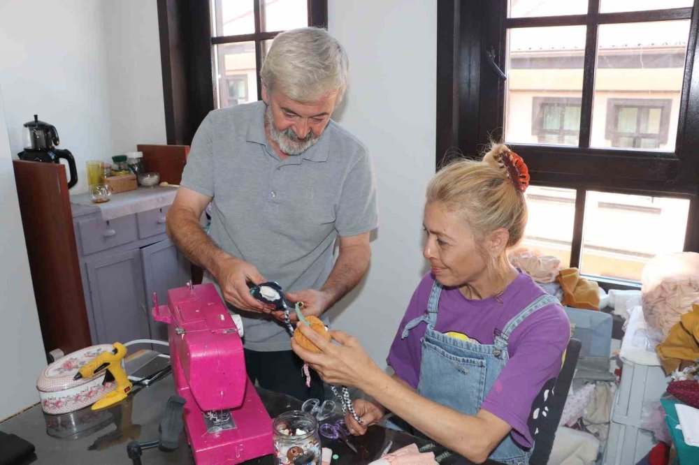 Karı-koca 13 Yıldır Bez Bebek Yapıyor