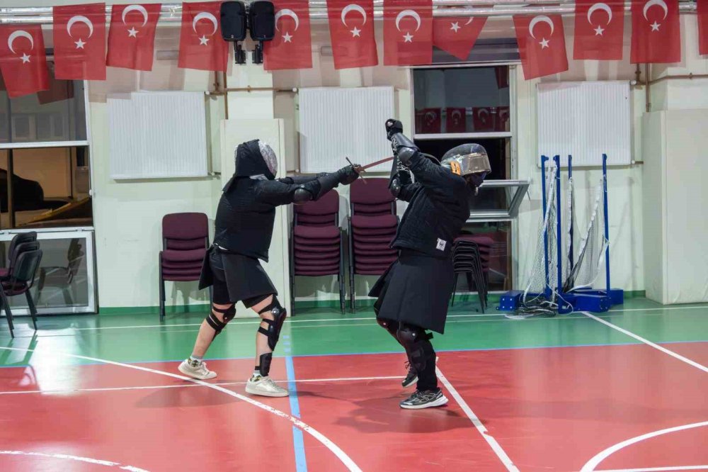 Tarihi Savaş Sanatını Yaşatıyorlar